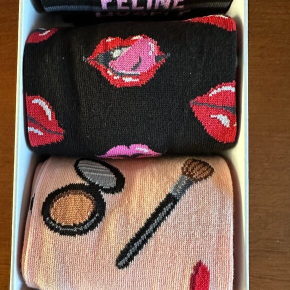 HOT SOX WOMEN'S 3-PACK GIFT BOX SET:NIB CAT/MAKE-UP/LIPS or YOGA/COCKTAILS/DOTS - Picture 5 of 14
